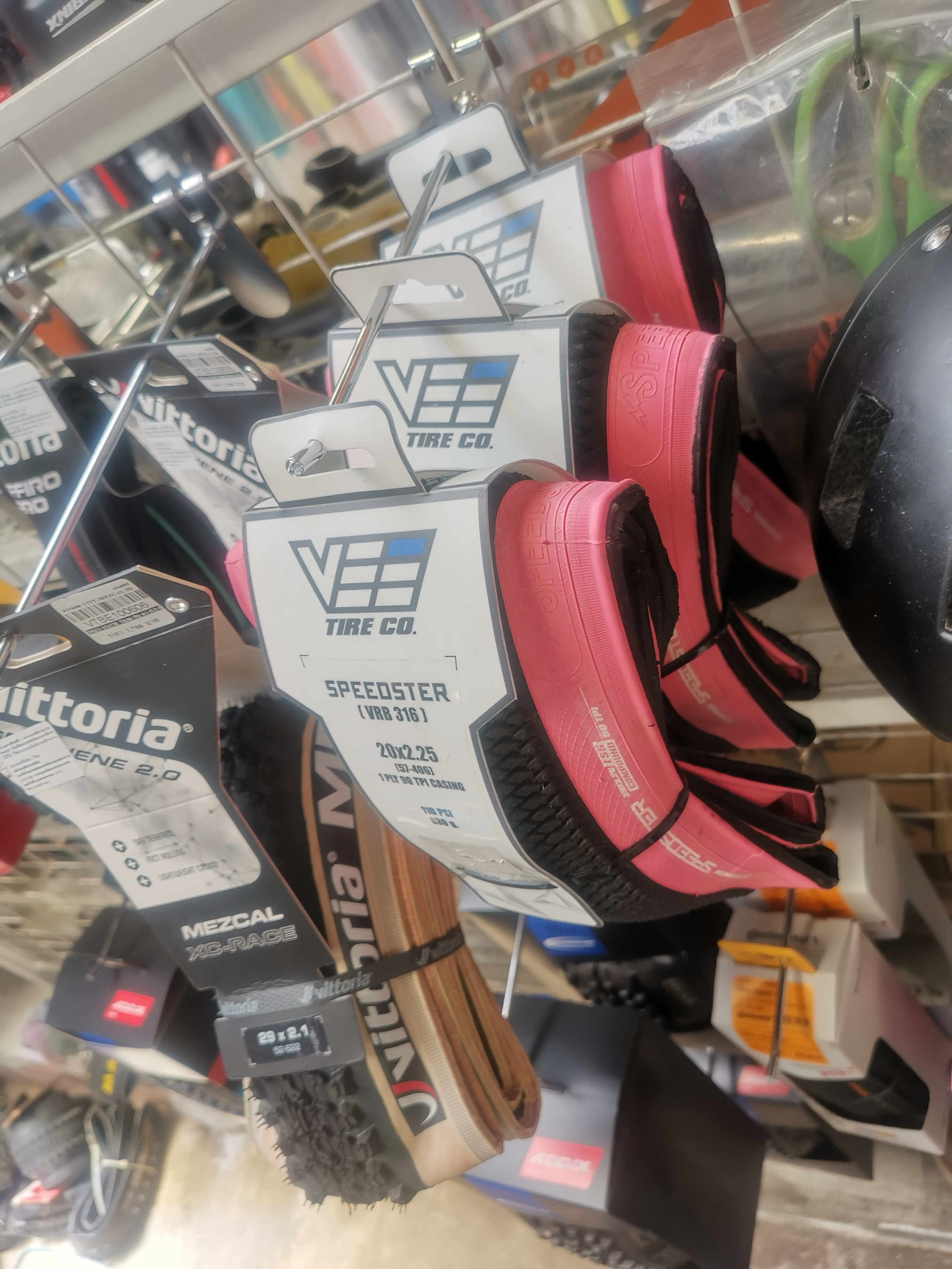 ยางนอกขอบพับ Vee Rubber, Speedster 20x2.25 ,110 TPI, VRB316 ,(57-406) สีชมพู