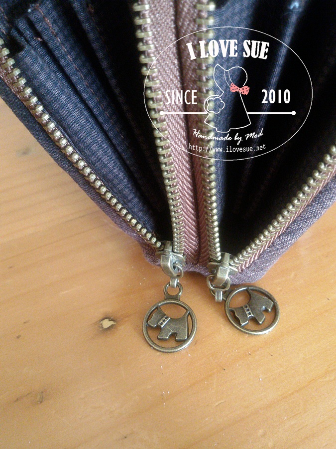 กระเป๋าสองซิปย่อขนาด - ลายนี้ไม่รับทำซ้ำ แจ้งลายใหม่ได้ค่ะ