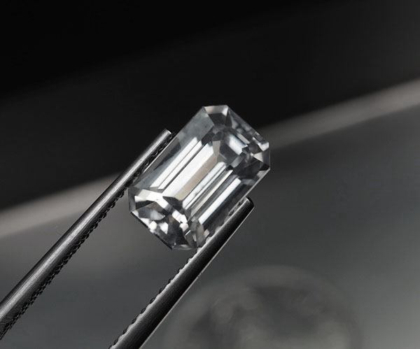 เพทายกัมพูชา 3.02 กะรัตทรงสี่เหลี่ยม