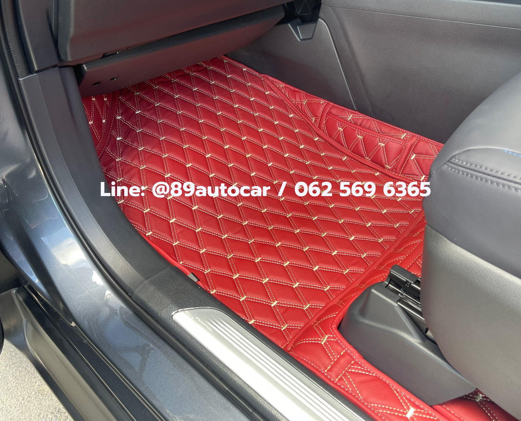 พรมปูพื้นรถยนต์ Toyota Yaris Cross 2023-2024 (โตโยต้า ยาริสคลอส) พรมvvip สีแดงไวน์ด้ายทอง เต็มคัน