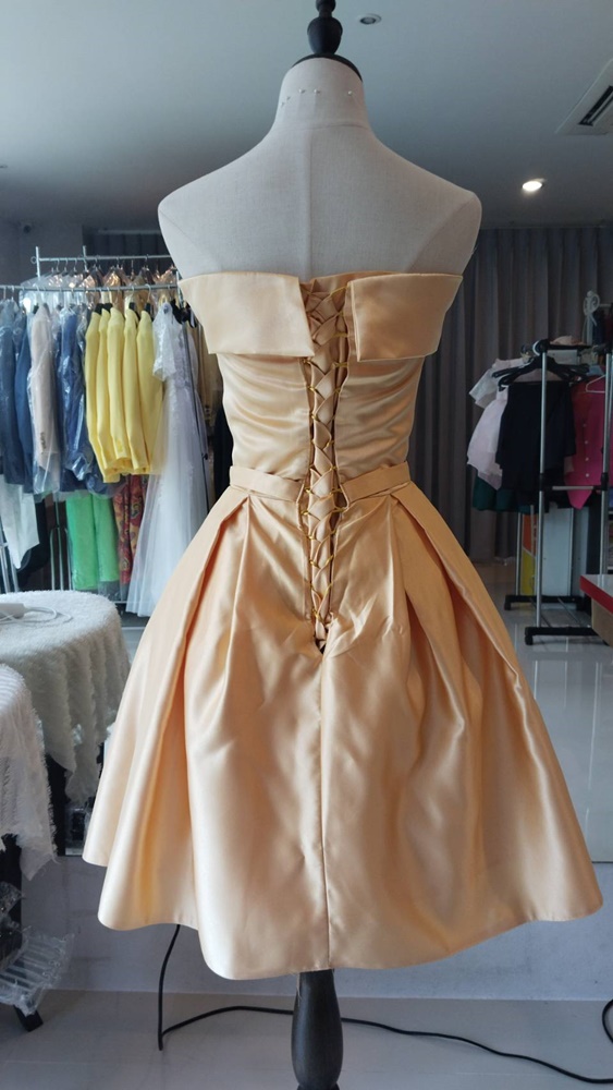 พร้อมส่ง ชุดราตรีสั้น แบบไหล่ปาด สไตล์วินเทจ สีทอง (เชือกผูกหลัง) *เหลือเฉพาะ S*