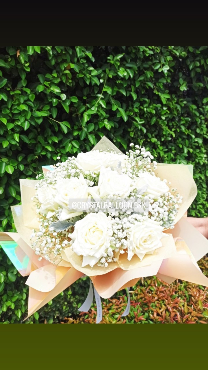 Flower Bouquet White Rose ดอกกุหลาบ สีขาว นำเข้า คัด Size ช่อ 10 ดอก พร้อมตกแต่ง สามารถเปลี่ยนสีได้