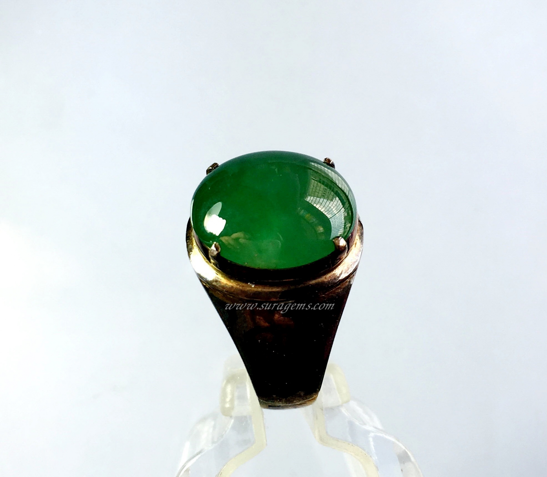 หยกพม่า A jadeite Myanmar เนื้อน้ำผึ้งเขียวกลาง นน.7.05 ct. ขนาด 12.8x14x4.8 mm.