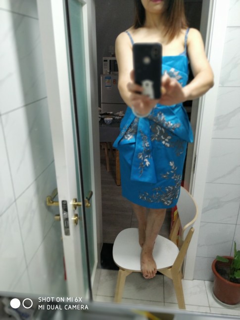 พร้อมส่ง ชุดราตรีสั้น เกาะอก Karen สีน้ำทะเล ปักดอกสีเงิน จับเดรปด้านหน้า (เหลือเฉพาะไซส์ S)