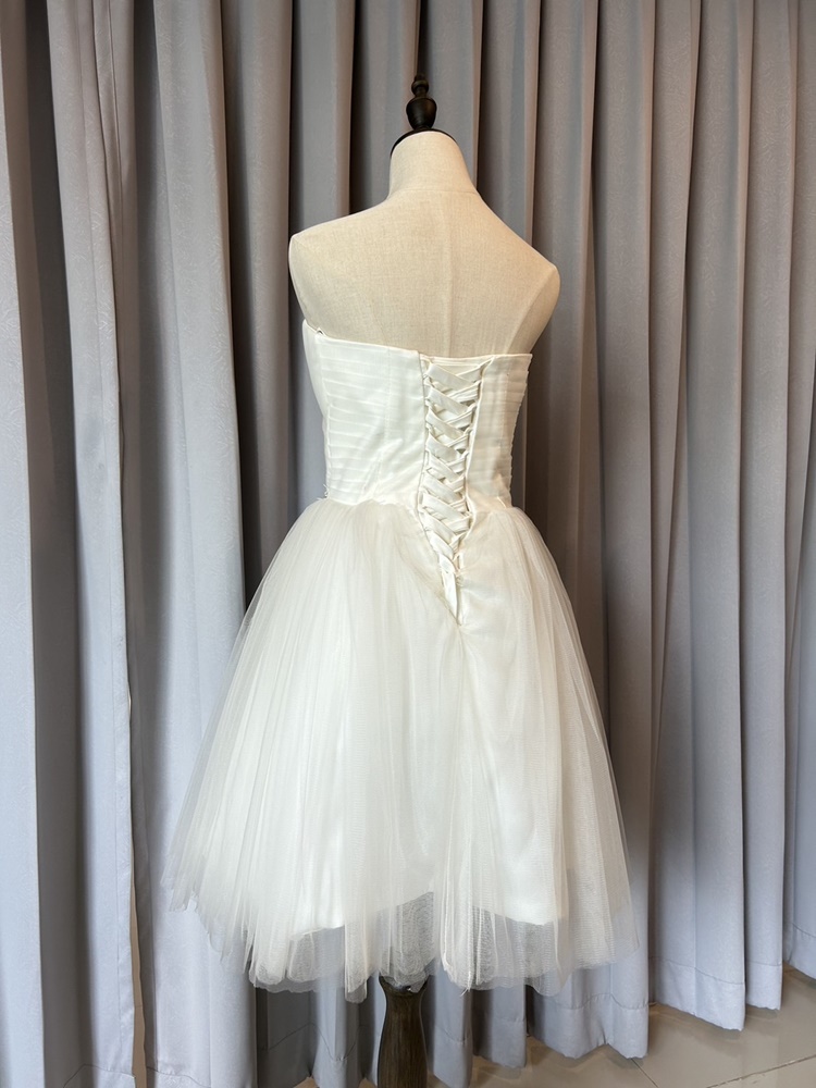 พร้อมเช่า ชุดแฟนซี ชุดราตรีสั้นเกาะอก สีขาว (เชือกผูกหลัง)