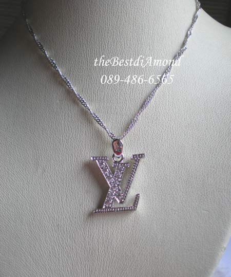 BP407RD+++จี้ L V+++ สัญลักษณ์สุดฮิต ไฮโซมากๆๆๆ จี้หลุยวิตตองส์ ทันสมัย หรูหรา สาวๆที่ชอบแบรนด์นี้คงไม่พลาดนะคะ งานสวยมากๆๆ