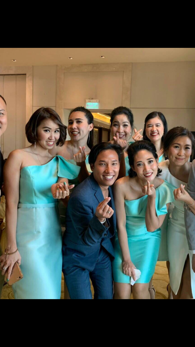 พร้อมเช่า ราตรีสั้น ไหล่เดียว ชุดเดรสเดรสเนื้อไหม ทรงเข้ารูป แต่งระบาย สีเขียวมิ้นต์