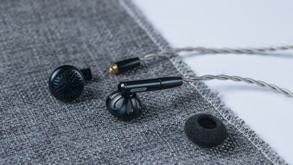 ขาย FiiO FF5 หูฟังเอียบัดไดรเวอร์ไดนามิก 14.2mmรุ่นใหม่ บอดี้อลูมิเนียม ถอดสายได้ ประกันศูนย์ไทย