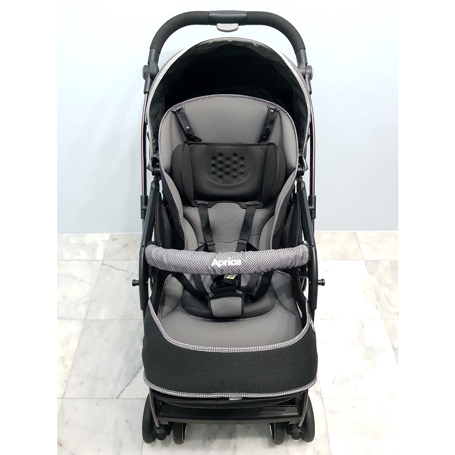 Aprica Optia Premium สีเทา