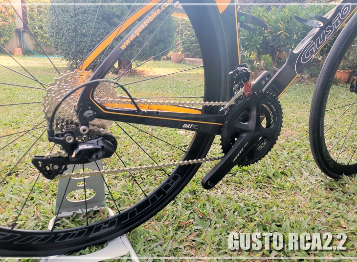 จักรยานเสือหมอบ GUSTO RCA2.1 SE เฟรมคาร์บอน ชุดขับ 22สปีด R7000 ล้อขอบสูงอัลลอยด์ 42มม., Gusto MY2020