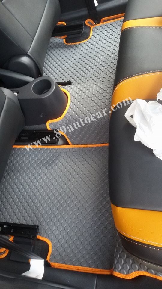 พรมรถยนต์สั่งตัด MG3 ลายกระดุมสีเทาขอบส้ม + ท้าย + พับเบาะ