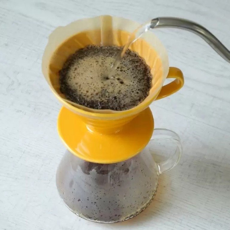 HARIO V60 Ceramic Dripper Set ชุดอุปกรณ์ครบ (ดริปเปอร์เซรามิก/โถแก้วรองกาแฟ/ช้อนตวงกาแฟ/กระดาษกรอง)