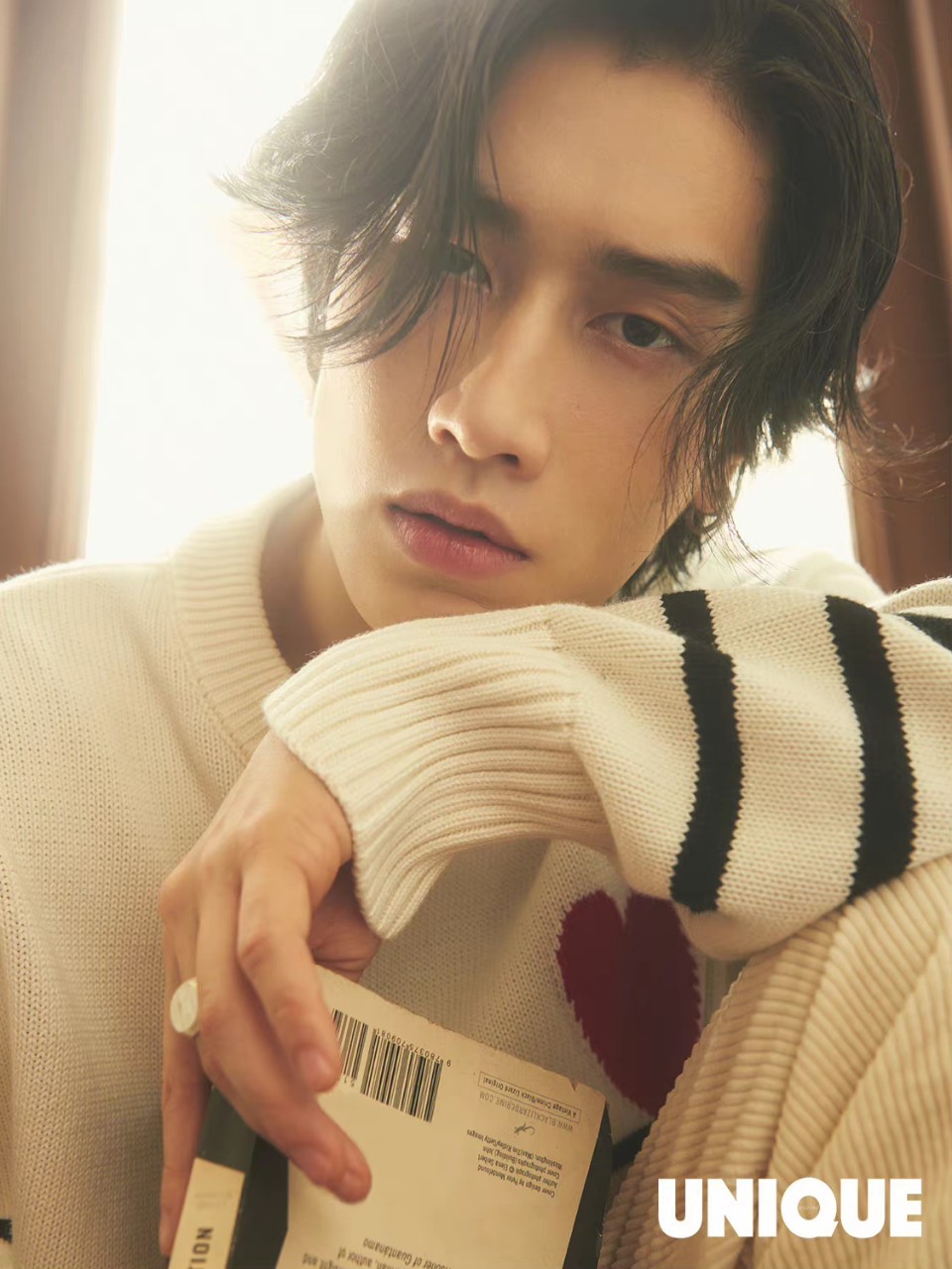 นิตยสาร UNIQUE ไบเบิ้ลบิว