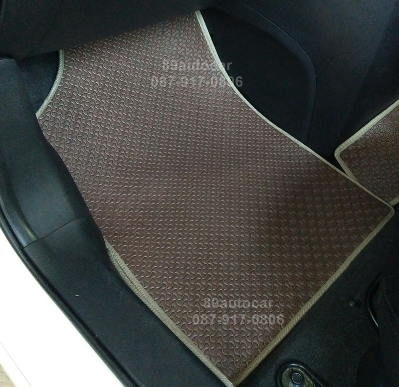 ราคาพิเศษพรมปูพื้นรถยนต์ Mazda 2 2012 ลายจิ๊กซอร์สีน้ำตาลขอบครีม