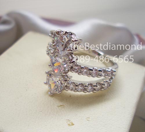 BR610RD+++Perfect 3 heart ring +++ แหวนเพชร cz รูปหัวใจ 3 ดวง ดีไซน์ 3 แถว modern หรูหรา ไฮโซ สุดๆ เพชรแวววาวมากๆๆ
