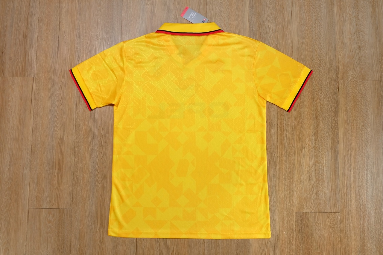 AC Milan 1995/96 Third Vintage Jersey เสื้อบอลเอซีมิลาน เสื้อเอซีมิลานย้อนยุค Yellow