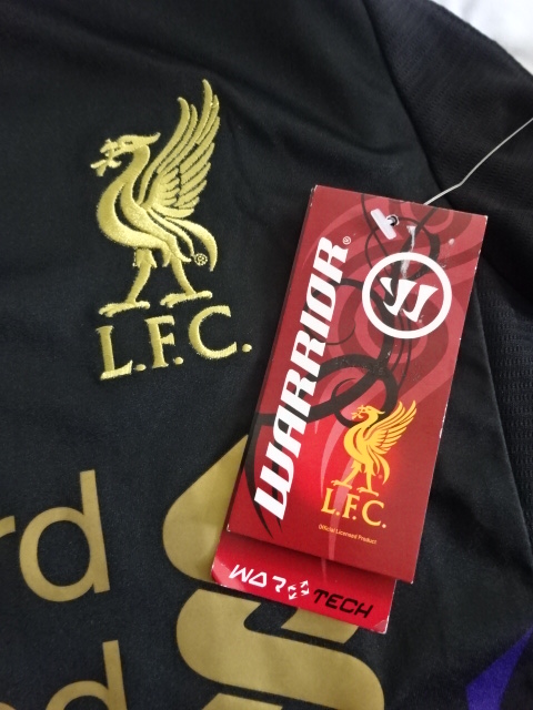 เสื้อฟุตบอล ทีมสโมสรลิเวอร์พูล ชุดเยือน 2013/14 ใหม่ M-Size / LIVERPOOL Football Shirt Away Kit 2013/14 Jersey NEW M-Size