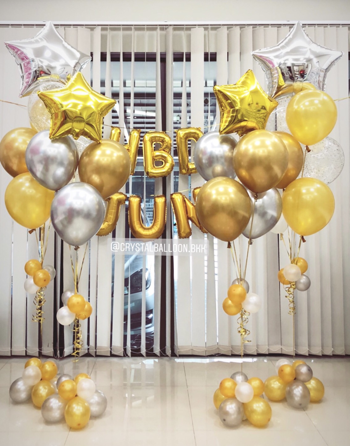 ลูกโป่ง วันเกิด Theme สีทอง-สีเงิน พร้อม ตัวอักษร HBD และ ตัวอักษรชื่อเจ้าของวันเกิด รวม 7 ตัวอักษร พร้อม ช่อลูกโป่ง 4 ช่อ,ฟอยล์ดาว ขนาด 24" 4 ชิ้น พร้อมตกเเต่ง สามารถเปลี่ยนสีลูกโป่ง/เปลี่ยนสี-ตัวอักษร HBD/เปลี่ยนสี-ตัวอักษรชื่อเจ้าของวันเกิดได้