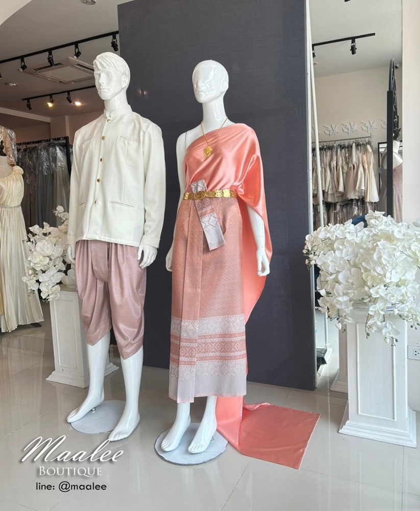 เช่า ชุดไทย ชุดเพื่อนเจ้าสาว ชุดไทยผ้าถุงสีเทาส้มเงิน สไบสีโอโรส