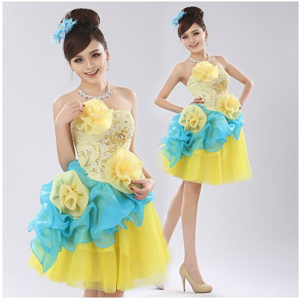 พร้อมเช่า ชุดแฟนซี ชุดราตรีสั้น เกาะอก สีเหลือง/ฟ้า แต่งดอกไม้ อกแต่งเลื่อม กระโปรงผ้าแก้ว น่ารักฟรุ้งฟริ้ง