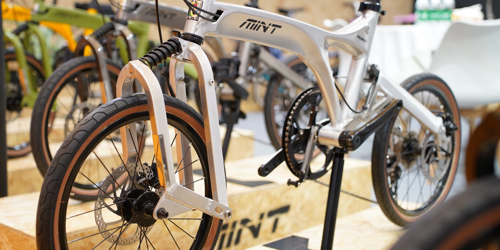 MINT PARROT จักรยานพับได้ 18 นิ้ว 9 สปีด ดิสก์เบรก | น้ำหนักเบา 11.8 กก.