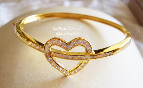 BL008++กำไลคล้องรัก++กำไลน่ารักๆๆ เป็นหัวใจถูกคล้อง แบบน่ารักสุดๆๆ Modern ทันสมัย ใส่ติดข้อมือได้ไม่เวอร์ ข้อมืออวบๆก็ใส่ได้ เพราะเป็นรูปวงรี