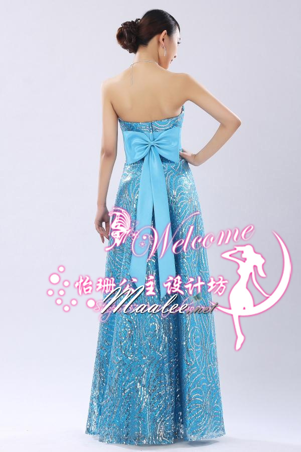 พร้อมเช่า ชุดราตรียาว สีฟ้า เนื้อผ้าปักเลื่อมสวย แต่งคริสตัลและโบว์ที่เอว