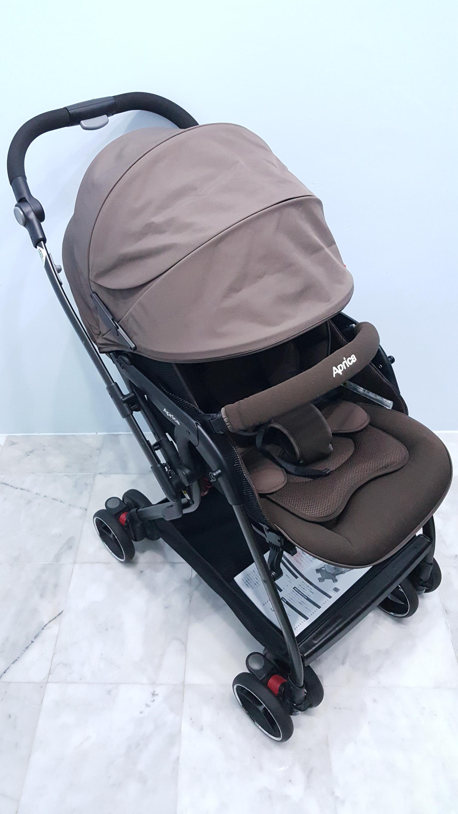 Aprica Optia สีน้ำตาล