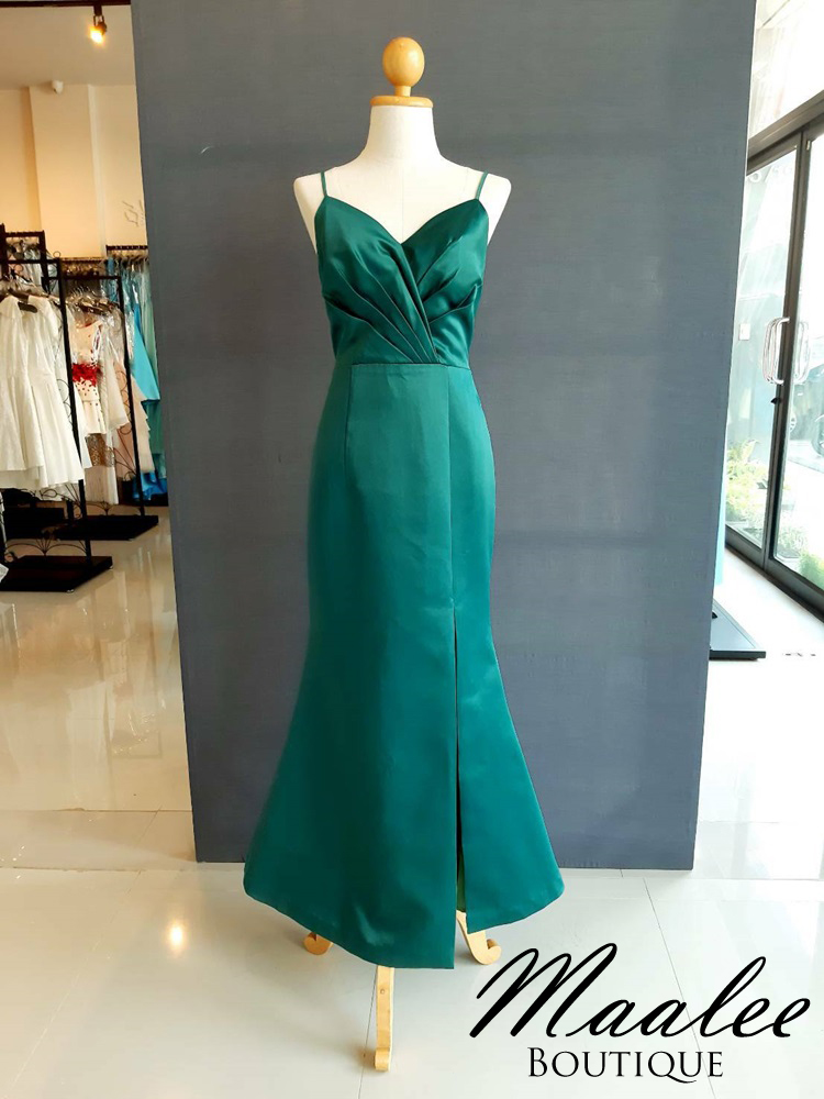พร้อมเช่า ชุดราตรียาว สายเดี่ยวหางปลา สีเขียว