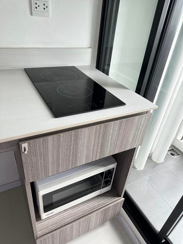 ให้เช่าคอนโด ดิ ออริจิ้น พหลฯ-สะพานใหม่ 30 ตร.ม. เฟอร์ครบ วิวสระ พร้อมอยู่