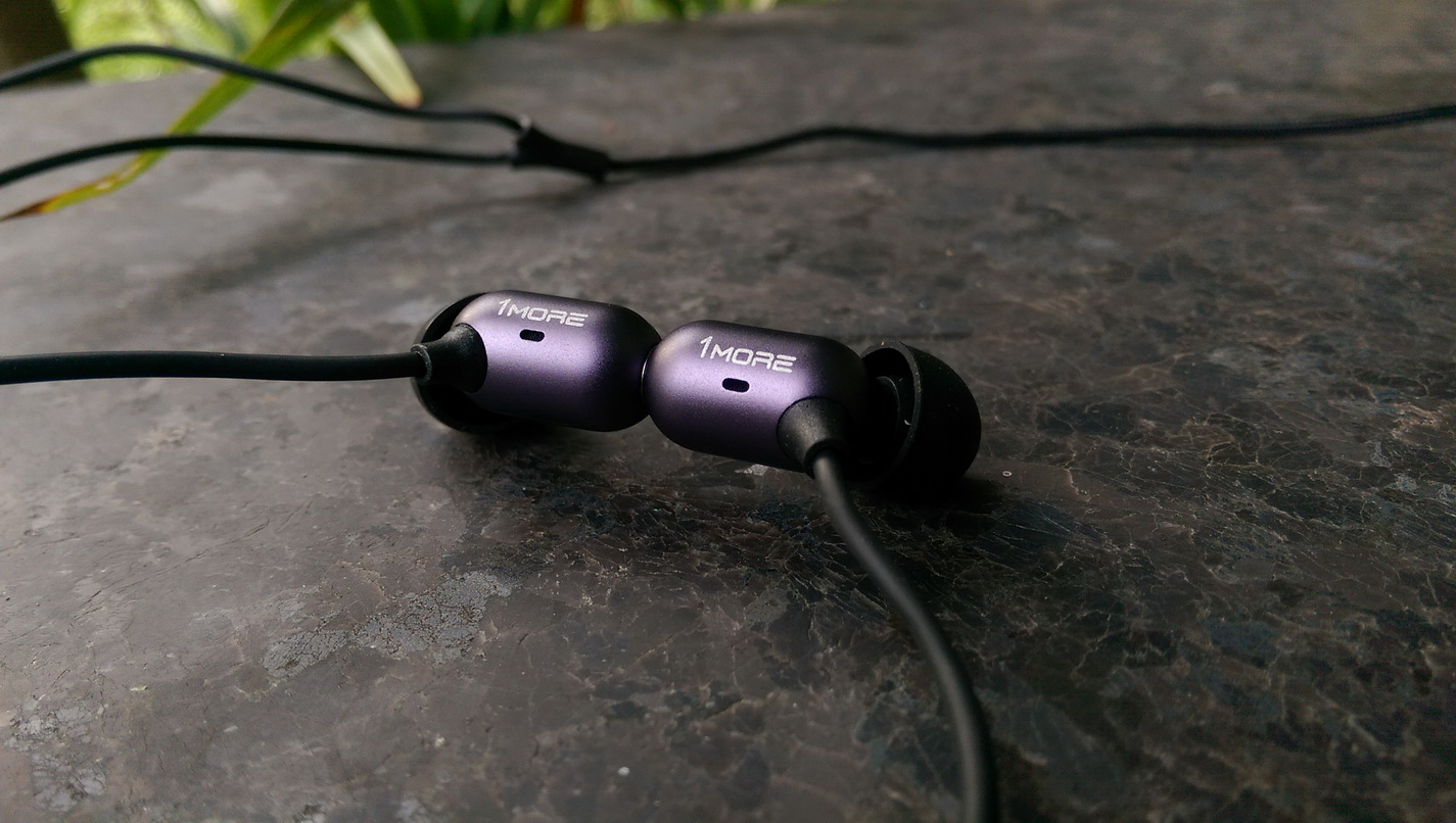 ขาย 1more C1002 หูฟัง2ไดรเวอร์ทรงแคปซูล