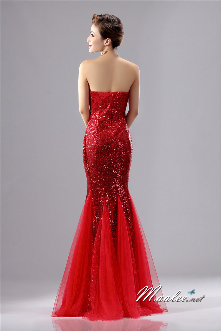 พร้อมเช่า ชุดราตรียาว เกาะอก เรียบหรู สีครีม Champagne เนื้อผ้าแต่งเลื่อมทั้งตัว ทรงนางเงือก แต่งผ้าตาข่ายสวย