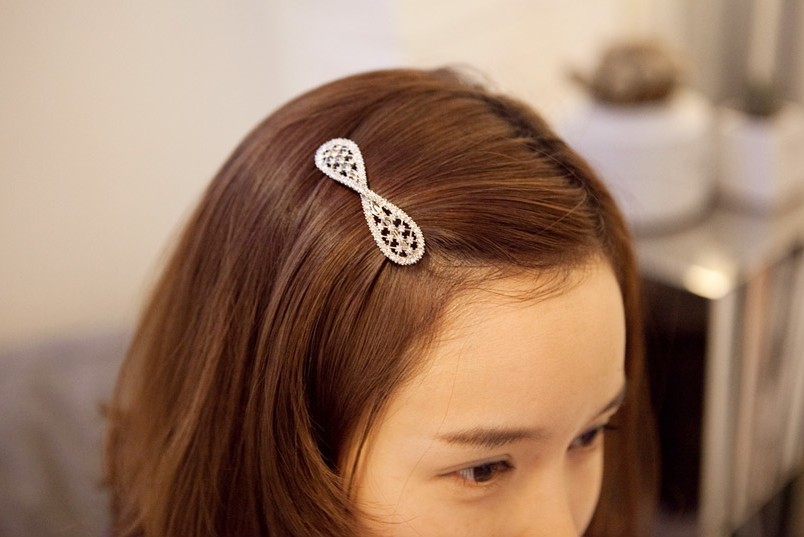 Beaumira กิ๊บสปริงติดผมประดับคริสตัลสัญลักษณ์ Infinity