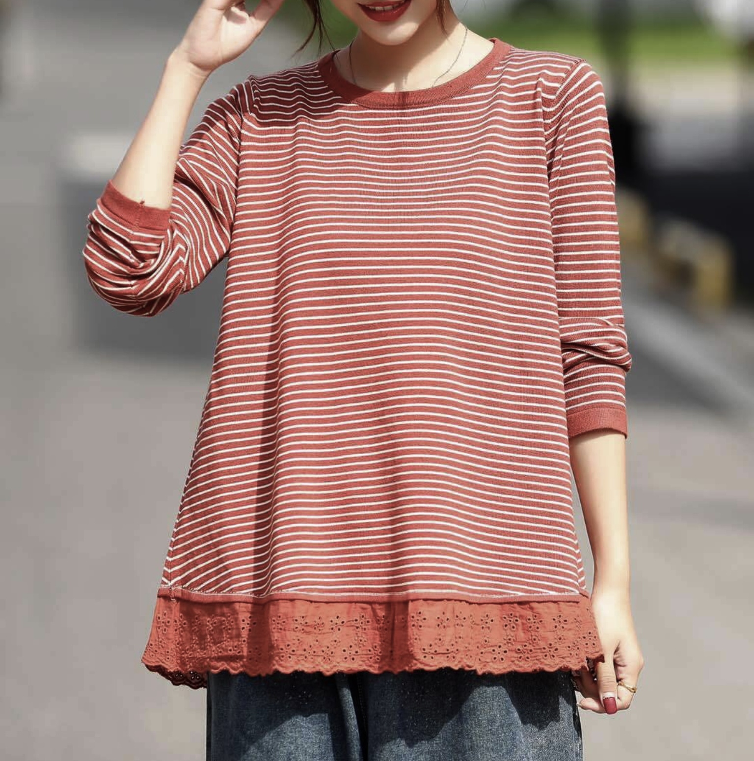 เสื้อยืดไหมพรมลายทางแต่งชายผ้าลูกไม้