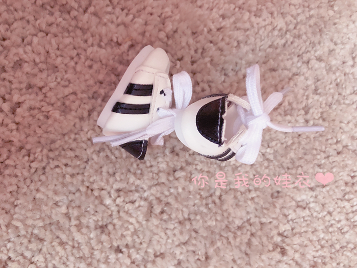 รองเท้าคาดแถบ สำหรับตุ๊กตา 20 cm.