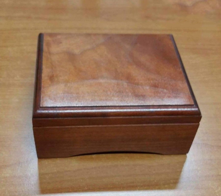 ไฟแช็ค Zippo แท้ ฺเคสผลิตจากทองคำแท้ 18K "ZIPPO #195 18K SOLID GOLD LIGHTER IN CHERRYWOOD BOX" แท้นำเข้า 100%