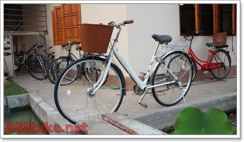 ตะกร้าจักรยาน BAKET04 สไตล์หวายเทียม พร้อมฝาปิด.มีแบบนูน ตะกร้าพลาสติก