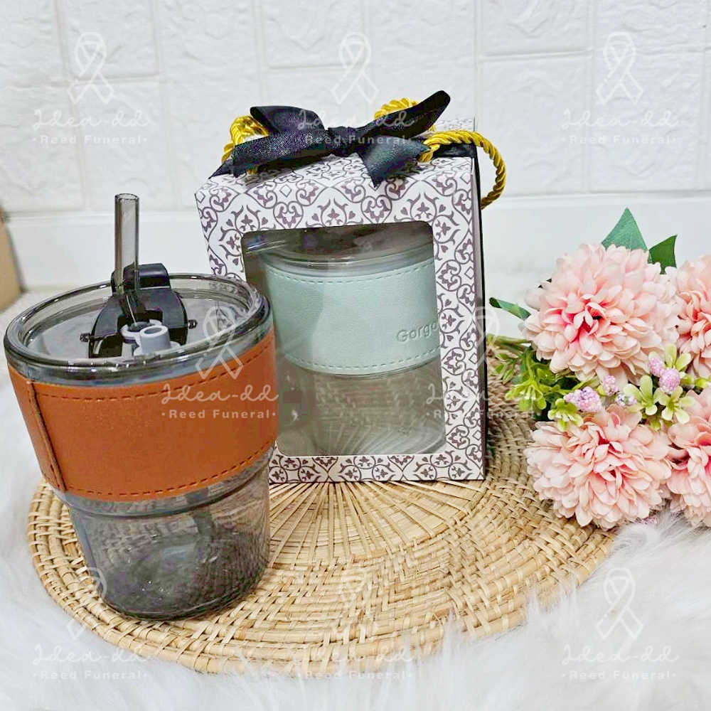 ของชำร่วยงานศพ แก้วกาแฟปลอกหนัง พร้อมหลอด