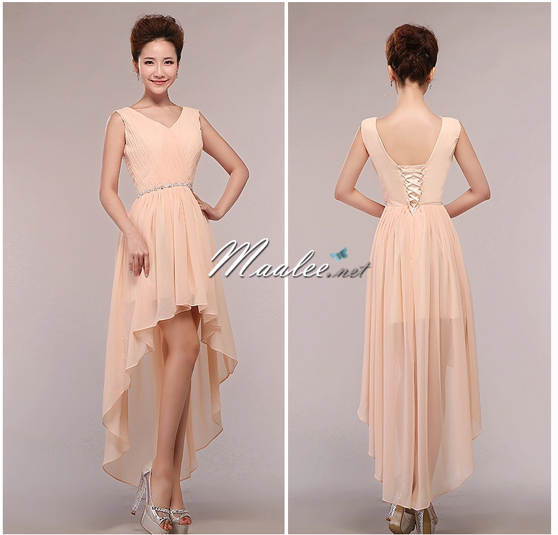 พร้อมเช่า ชุดราตรีสั้น แขนกุด หน้าสั้นหลังยาว สีครีม คาดเอวคริสตัล