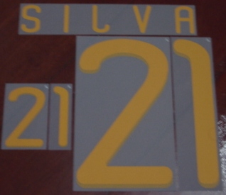 ชุดชื่อและเบอร์ติดเสื้อฟุตบอล #21 ซิลบา ทีมชาติสเปน (ชุดเหย้าและเยือน 2010) PLAYER SIZE ชุดลุยศึกฟุตบอลโลก 2010 ใหม่ / #21 SILVA SPAIN National Football Team (Home and Away 2010) PLAYER SIZE Name and Number Set World Cup 2010 NEW
