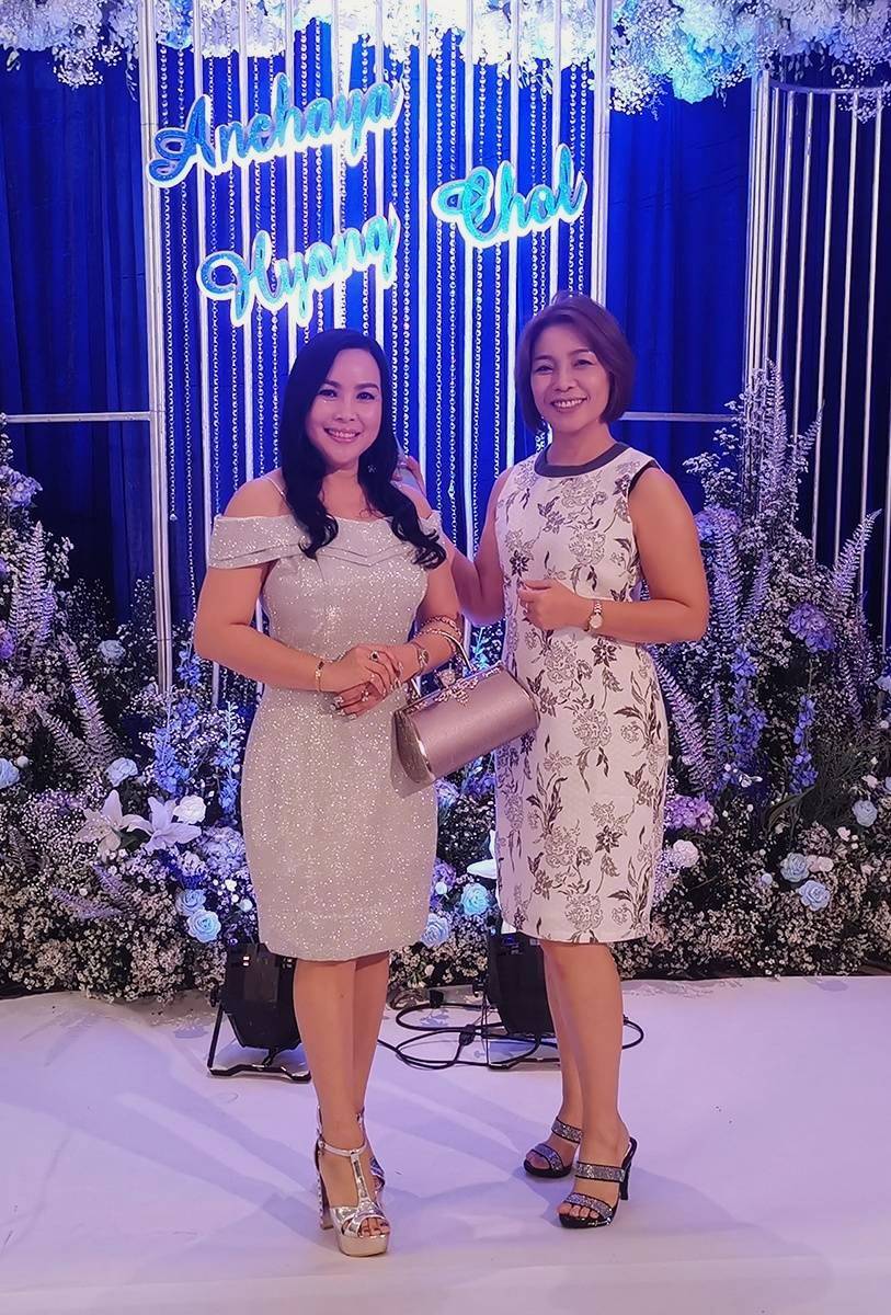 พร้อมเช่า ราตรีสั้น ชุดเดรส ชุดออกงาน เนื้อผ้า glitter ชิมเมอร์ อกพับหัวใจสองชั้น สีเงิน