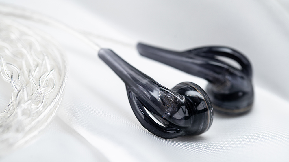 ขาย FiiO EM5 หูฟัง Earbud เทพ ไดรเวอร์ Dynamic เคลือบ Beryllium