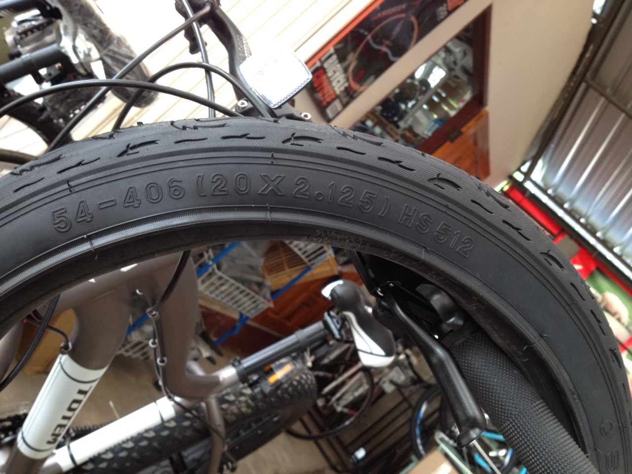 ยางนอกจักรยาน BMX Swallow 20x2.1