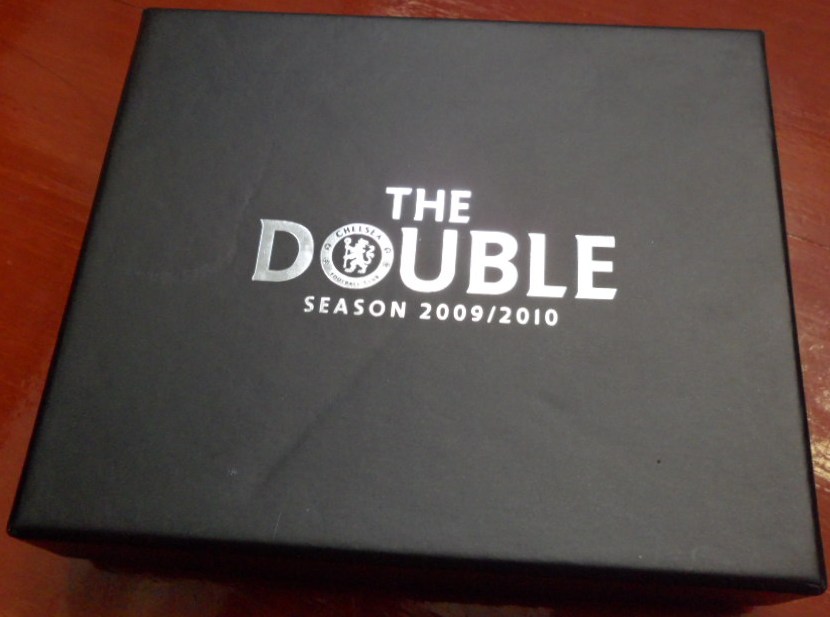 กล่องเหล็กใส่นามบัตร ฟุตบอล สโมสรเชลซี - THE DOUBLE SEASON 2009/10 ใหม่ / CHELSEA Football Club Metal Card Holder - THE DOUBLE SEASON 2009/10 NEW