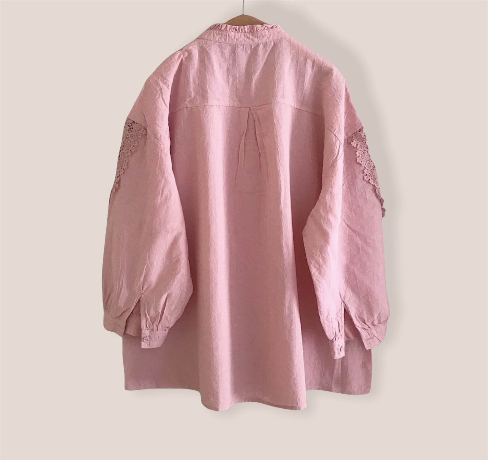 เสื้อผ้าฝ้ายแต่งลูกไม้