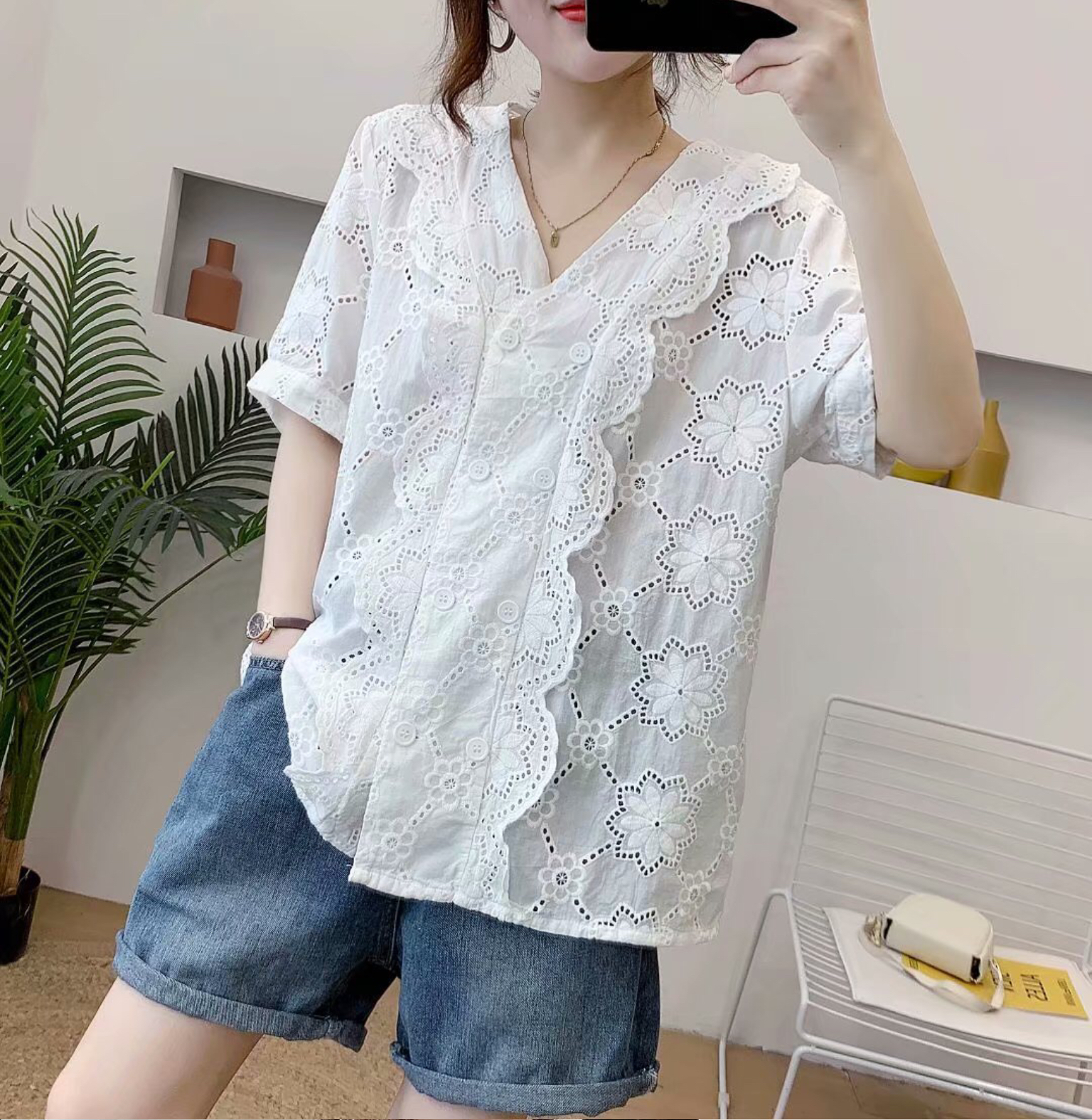 เสื้อผ้าลูกไม้