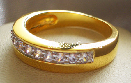 BR027+++แหวนแถวเพชรข้าง+++เก๋ไก๋มากค่ะ ฝังเพชรอยู่ริมเลย ทำให้ดูดีมีดีไซน์ งานสวยมากๆๆๆๆ