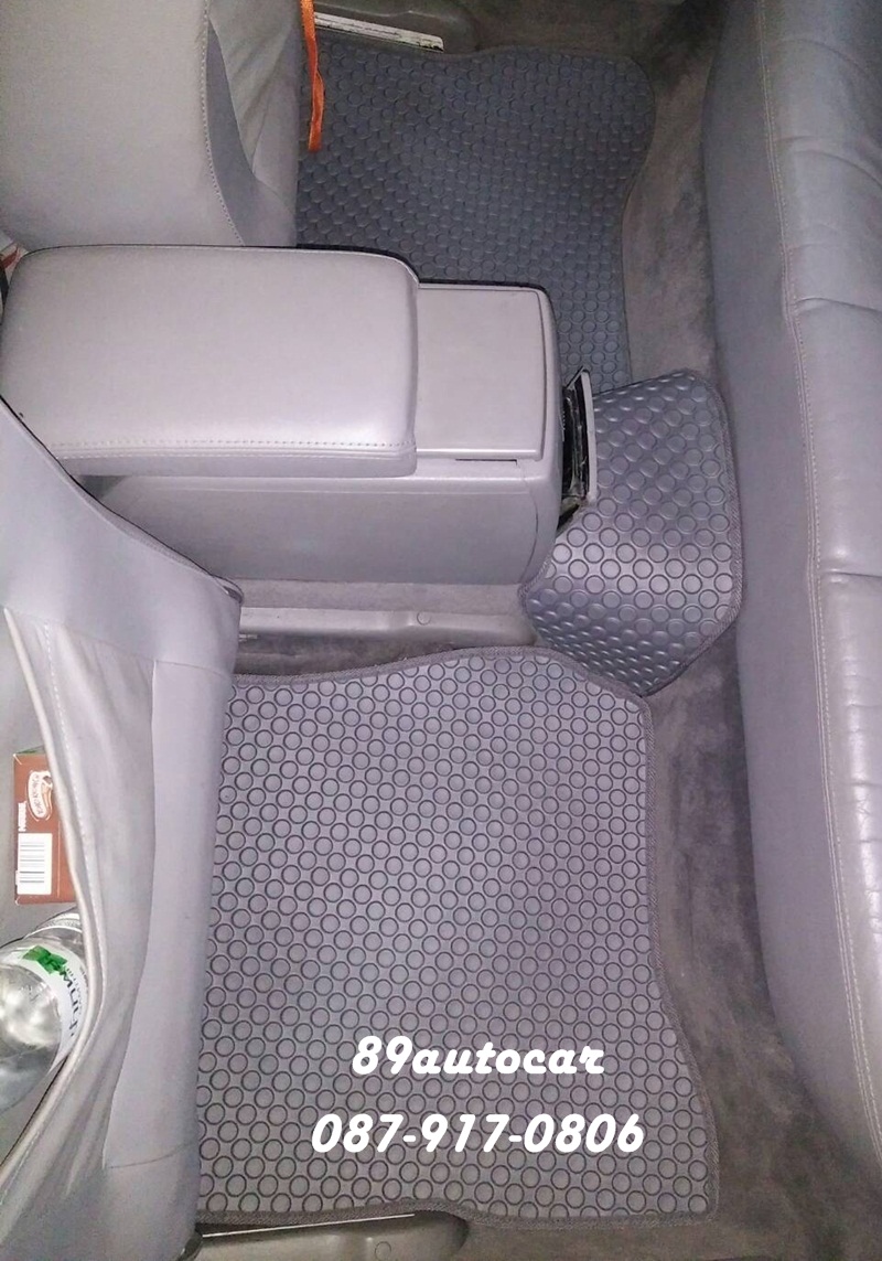 โรงงานพรมปูพื้นรถยนต์เข้ารูป Volksawagen Passat กระดุมสีเทาขอบเทา