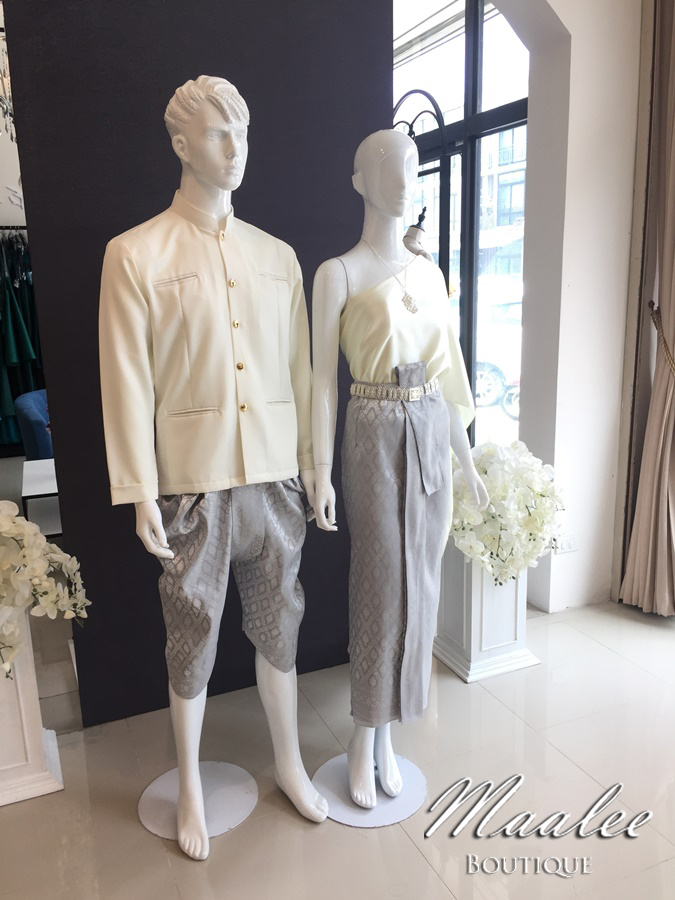 เช่า ชุดไทย ชุดเพื่อนเจ้าสาว ชุดไทยผ้าถุงสีเทาเงิน สไบเรียบ สีงาช้าง