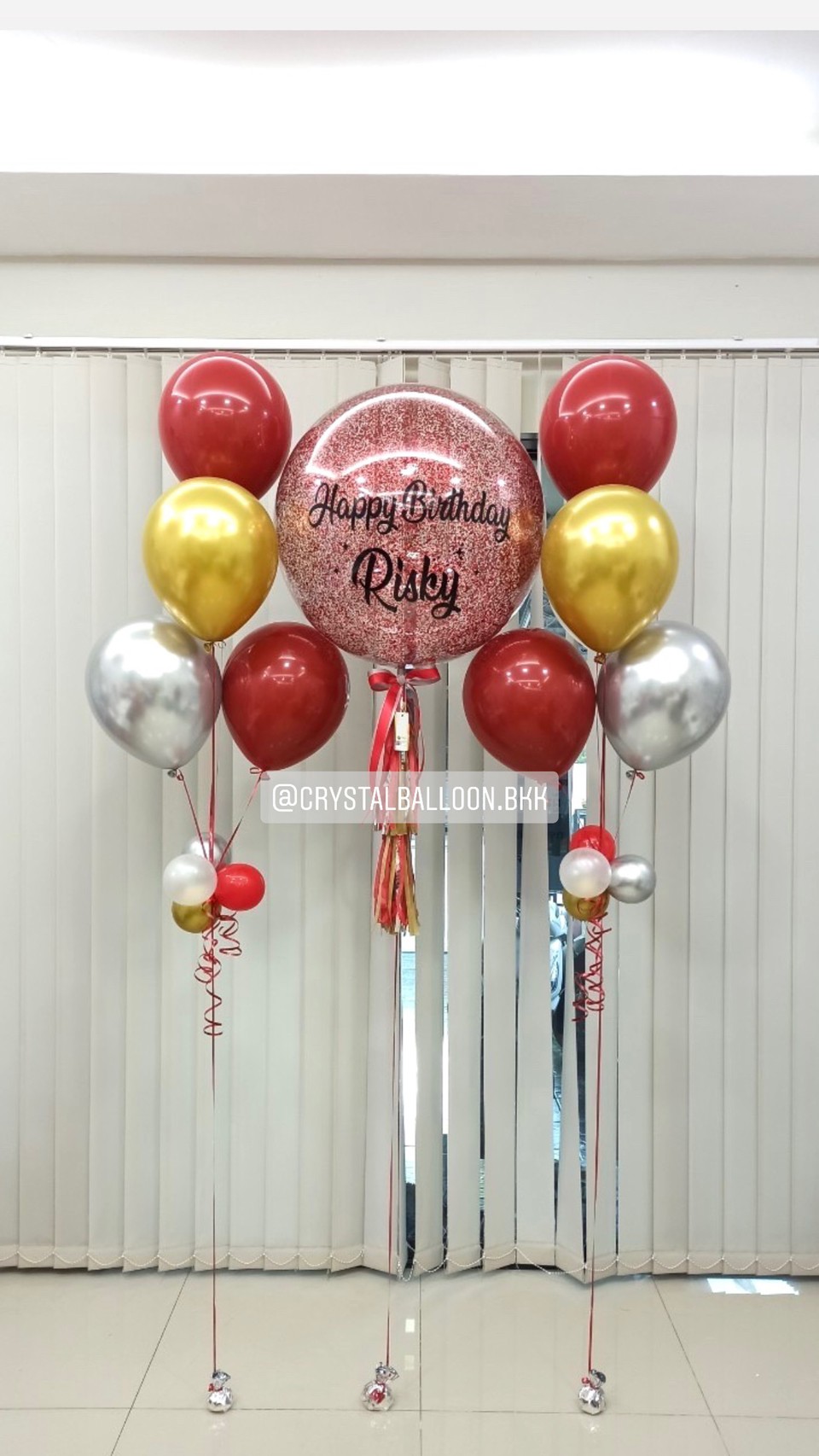 ลูกโป่ง วันเกิด Bubble ขนาด 24" Theme สีแดง พร้อม ช่อลูกโป่ง ช่อ 5 ลูก 2 ช่อ พร้อมตกเเต่ง สามารถเปลี่ยนสีลูกโป่ง/เปลี่ยนข้อความ/เปลี่ยนขนาดได้
